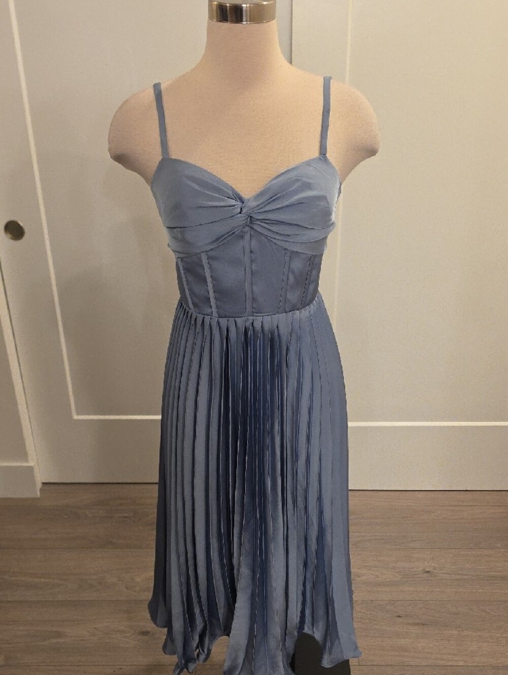 Azazie brand Dusty Blue Pleated Midi Dress with pleated bottom size 4 NWTS - Picture 2 of 9